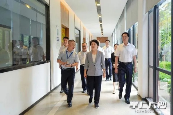 ɭ��������-׷�󿵽�,����һ������